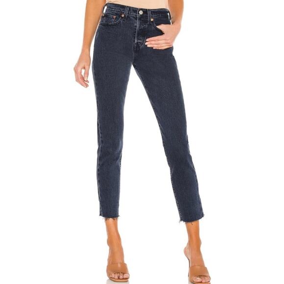 LEVI’S Wedgie Denim Jeans High Rise Tapered Leg Raw Hem Crop 99% Cotton NWT SZ29 - Picture 2 of 16